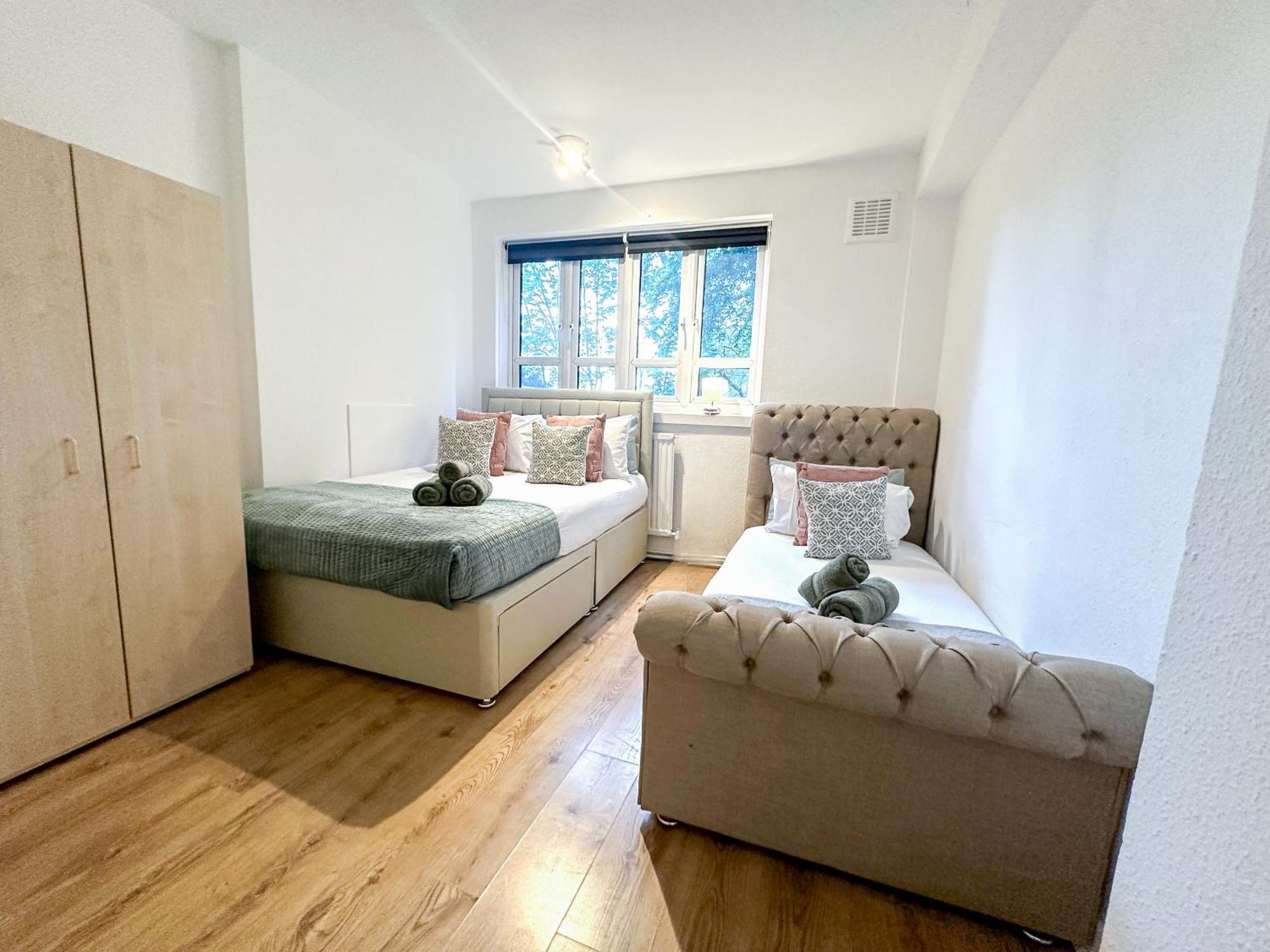 Vibrant 3 Bedrooms Flat With Private Balcony Near Finsbury Park, Wood Green Appartement